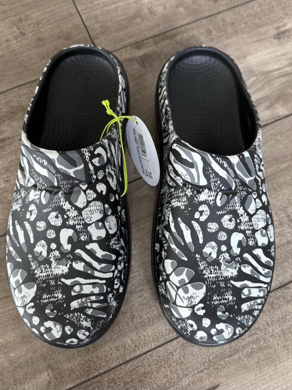 Oofo Slides